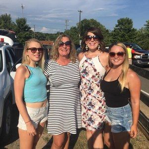 Meet your Posher, Lois